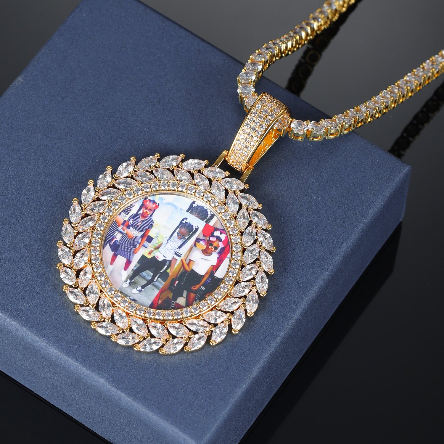 Laurel Leaves Photo Necklace - Image 2