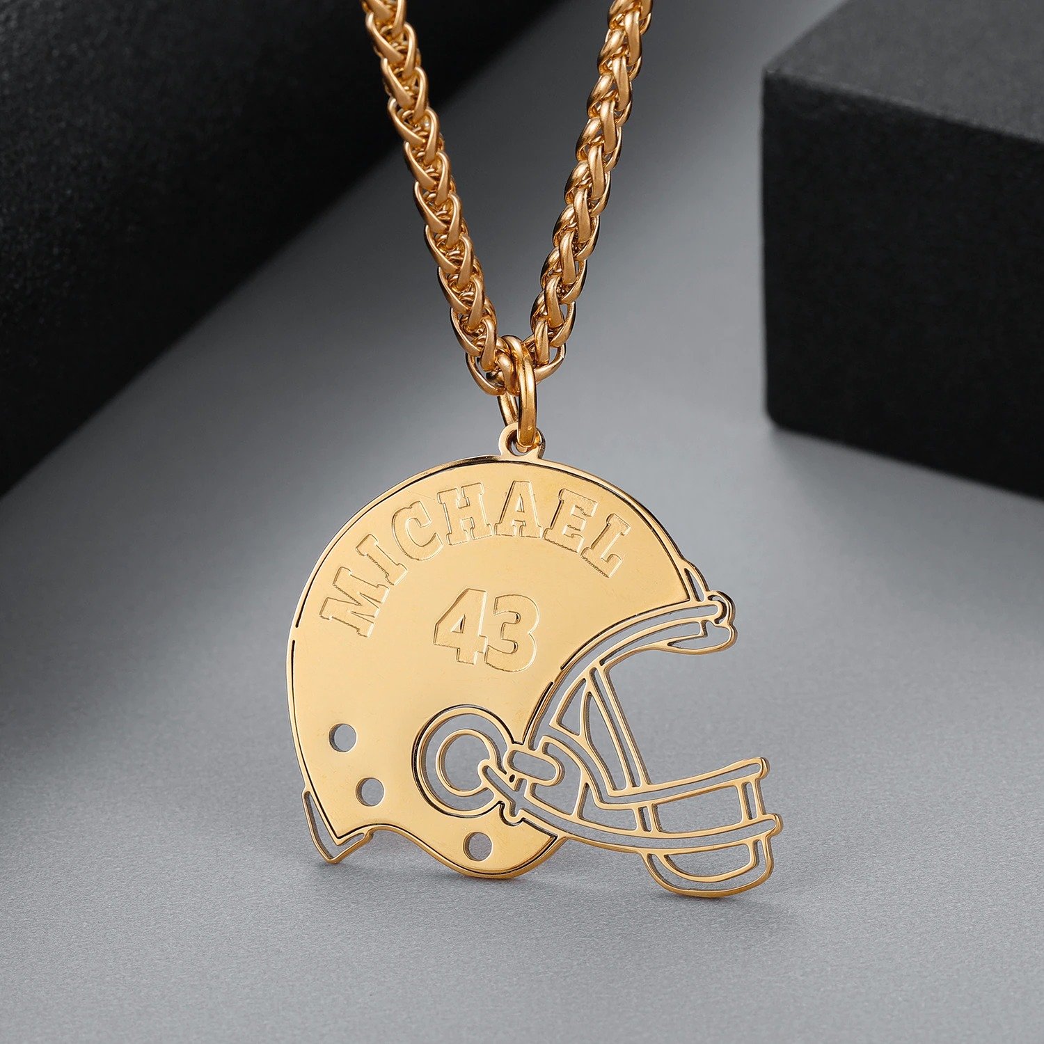 Gold Custom Name Necklace Best Quality Personalized Jewelry For Energetic Men American Football Player Necklace Player Number Name Necklace