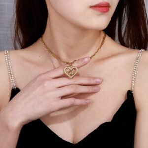 Color Plated Heart Pendant Custom Letter Necklace Beat Looking Stylish Love Jewelry Simple Cursive Initial Jewelry For Women Simple Chain Heart Pendent Unique Jewelry Gift
