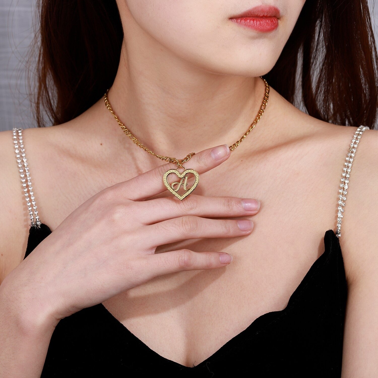 Color Plated Heart Pendant Custom Letter Necklace Beat Looking Stylish Love Jewelry Simple Cursive Initial Jewelry For Women Simple Chain Heart Pendent Unique Jewelry Gift
