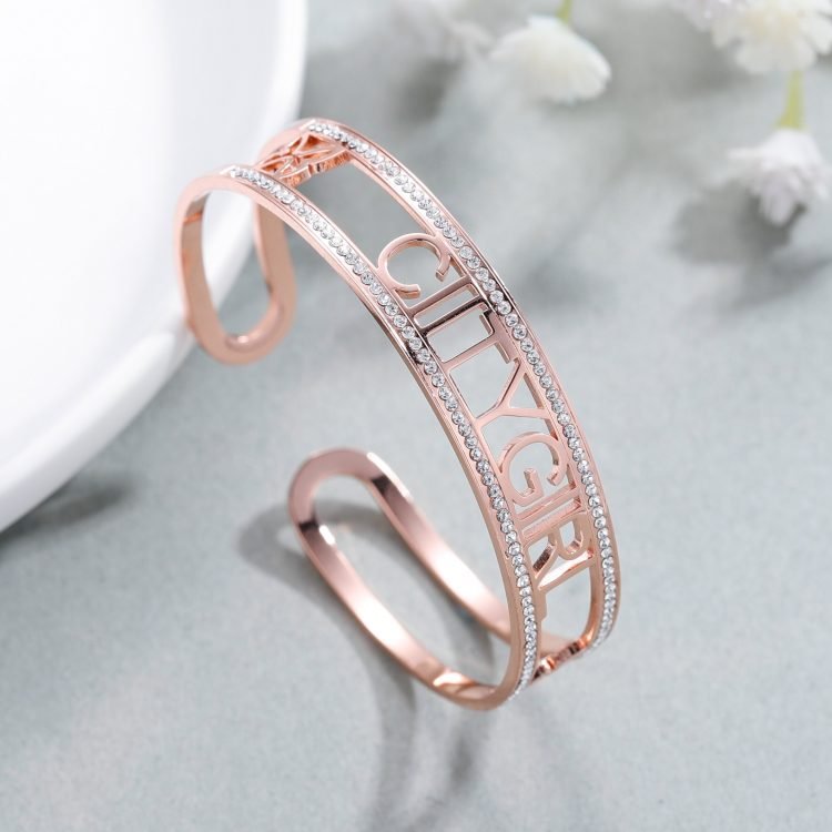 Crystal Name Stylish Jewelry Bangle For Women High Quality Cute Style Wrist Jewelry For Ladies And Teenage Women Personalized Custom Bangle For Casual Use