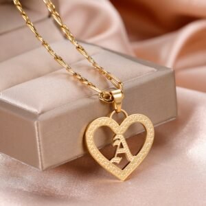 Personalized Color Plated Gold Nameplate Heart Letter Pendant Chain Minimalist Custom Name Necklace High Quality Shine Heart Pendant Necklace Personalized Jewelry For Ladies Stylish Jewelry Gift