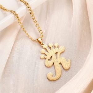 Crown One Initial Pendant Chain Personalized Simple Looking Custom Made To Order Pendant Chain High Quality Jewelry For Ladies Nice Jewelry Gift To Lovers