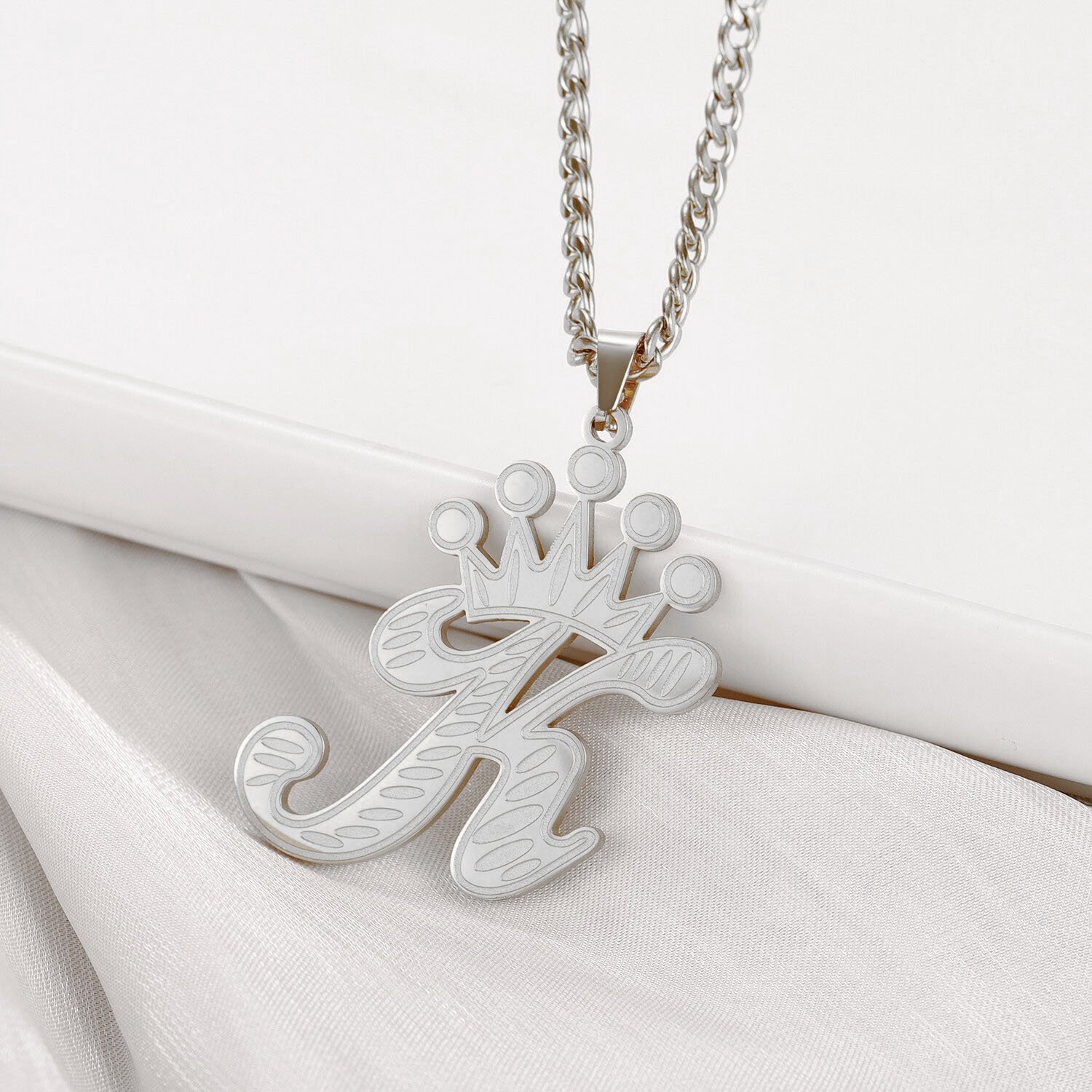 Custom Crown Letter Necklace Silver Color Plated Stainless Steel Best Quality Custom Single English Letter Pendant Chain Crown Initial Personalized Jewelry Necklace For Women