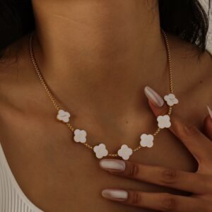 Cute Custom Clover Letters English Personalized Name Necklace 10